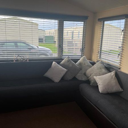 Lisa And Laddy Caravan Hire Meliden Екстер'єр фото