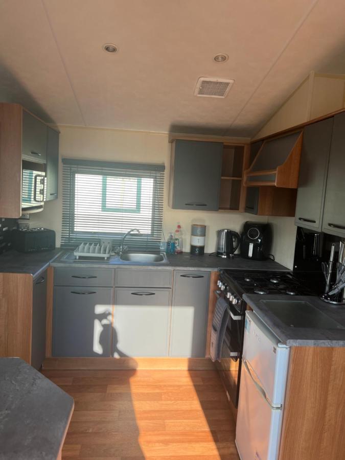 Lisa And Laddy Caravan Hire Meliden Екстер'єр фото