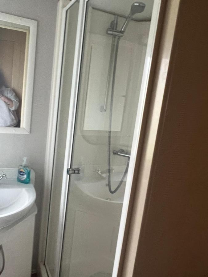 Lisa And Laddy Caravan Hire Meliden Екстер'єр фото